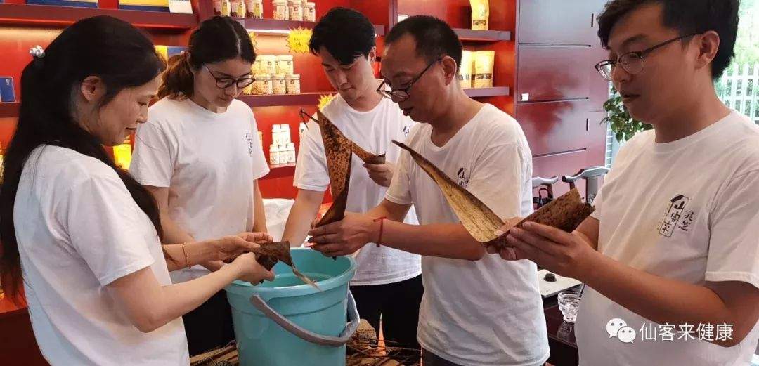 杭州亞運會官方靈芝產(chǎn)品供應(yīng)商|杭州亞運會官方供應(yīng)商|中國靈芝十大品牌|仙客來靈芝|仙客來靈芝破壁孢子粉|仙客來孢子油|仙客來靈芝飲片|仙客來破壁孢子粉|靈芝孢子油|孢子粉|靈芝破壁孢子粉|靈芝|中華老字號