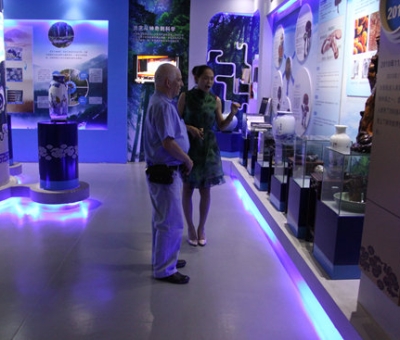 法國(guó)專(zhuān)家在仙客來(lái)研究工作圓滿結(jié)束