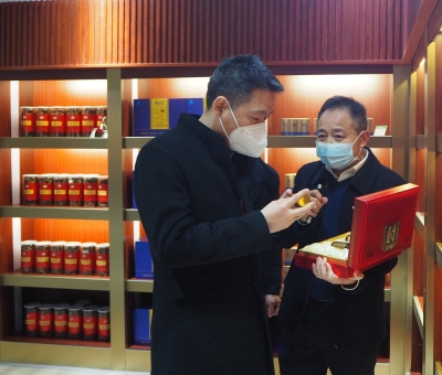 市委常委、市紀(jì)委書記熊明一行到仙客來公司走訪慰問并調(diào)研食品安全工作