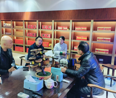 廬山市委常委、副市長袁勇春節(jié)期間赴仙客來招商